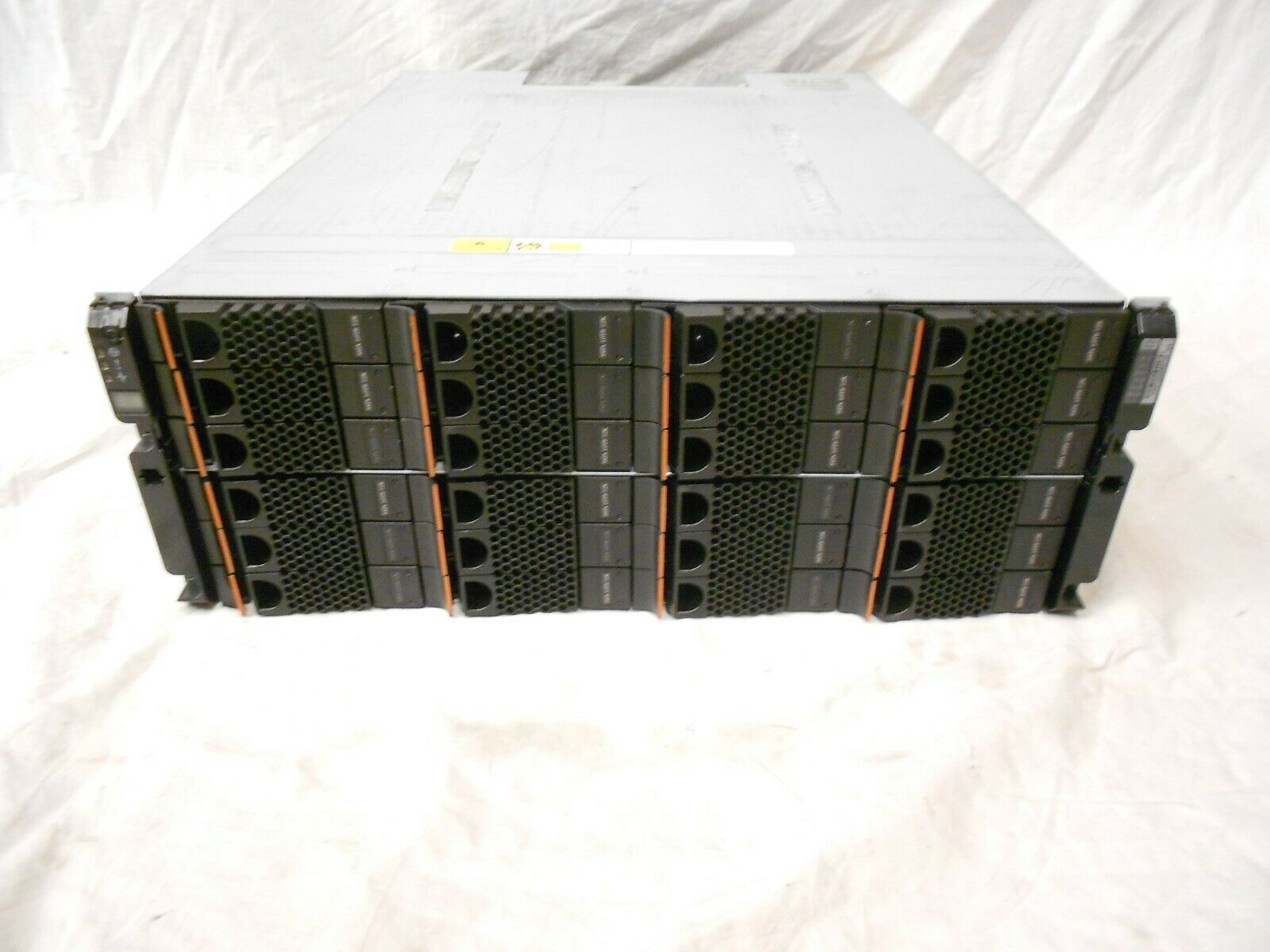 NetApp DS4246 Disk Array Shelf W/ 24x SAS SATA Trays 2x IOM6 Expansion Array